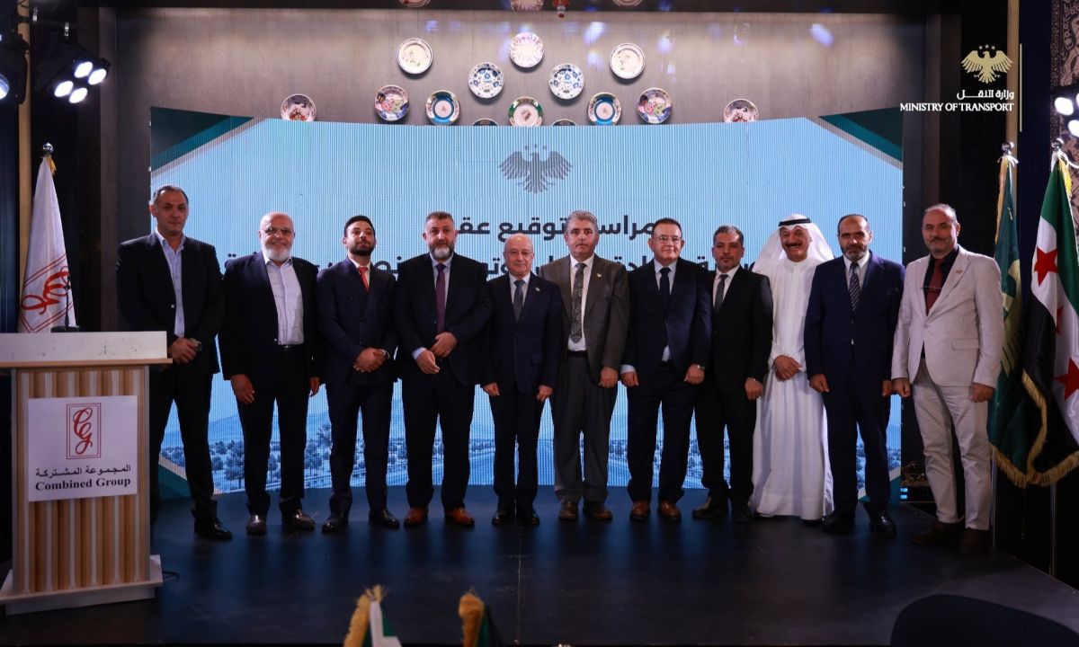 بدر خلال توقيع عقد تأهيل أوتوستراد نصيب - دمشق الدولي: لنبني طرقاً تستحقها سورية الثورة