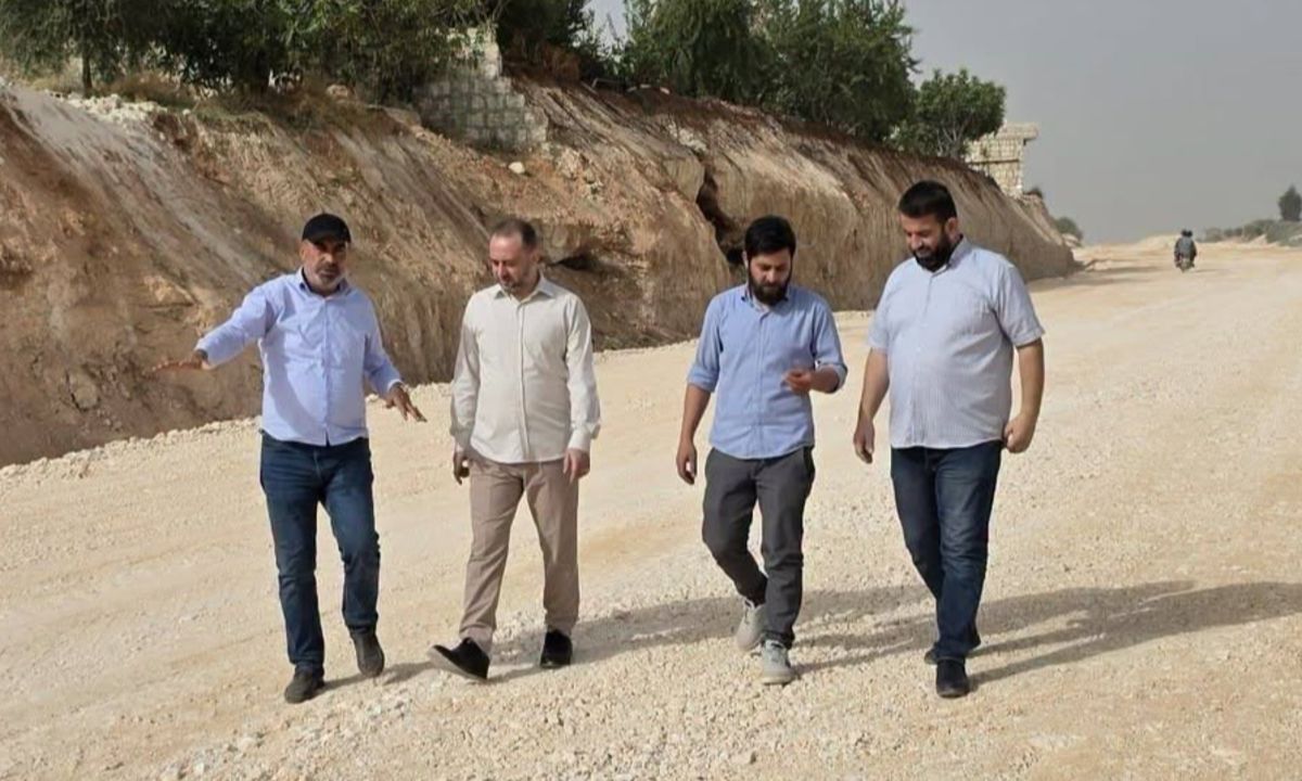 معاون وزير النقل يتفقد مديرية نقل إدلب ومشروع إعادة تأهيل طريق إدلب–أريحا